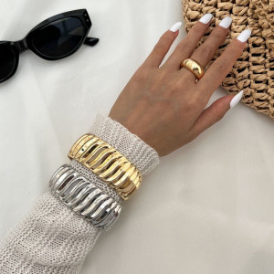 Браслет жесткий широкий с волнообразной чеканкой CJL85644 Браслет жесткий широкий с волнообразной чеканкой CJL85644