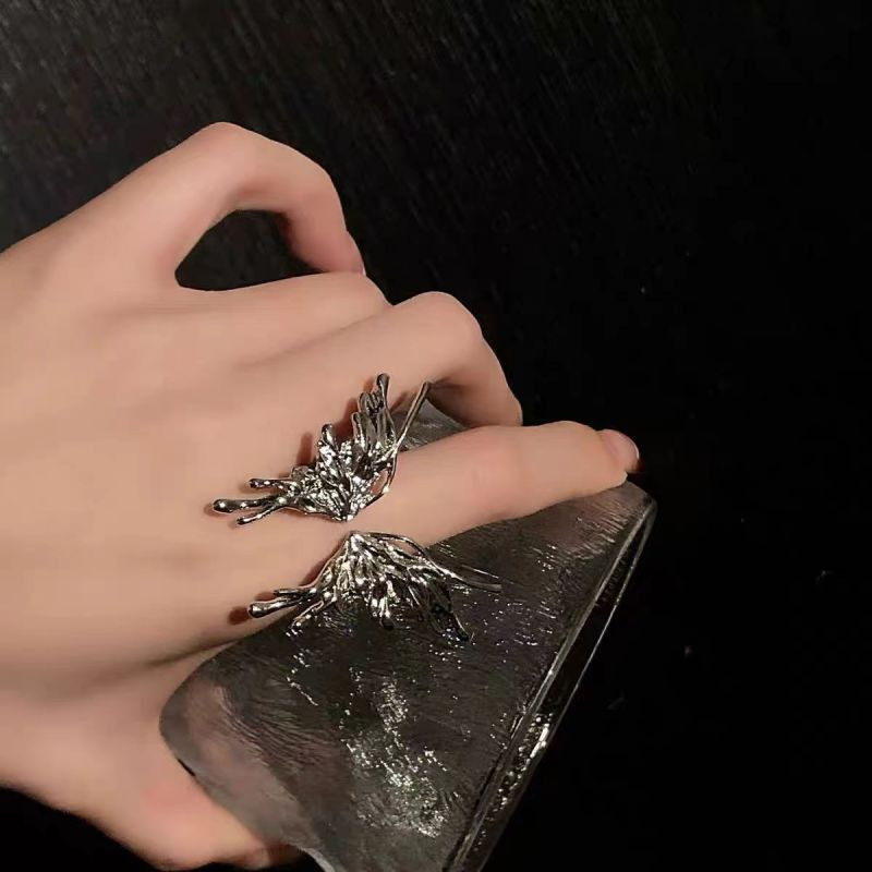 Массивное кольцо в форме мистической птицы с камнями CJH78506