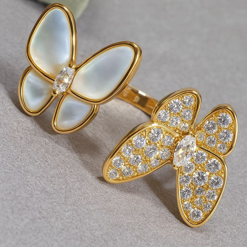 Двойное разомкнутое кольцо с парящими бабочками 1J12077CJJ Двойное разомкнутое кольцо с парящими бабочками 1J12077CJJ