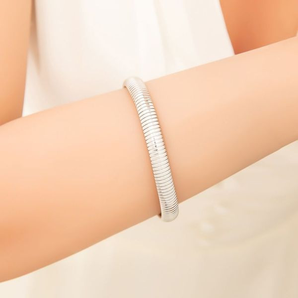 Браслет жесткий сетчатый в серебристом исполнении CJL45264