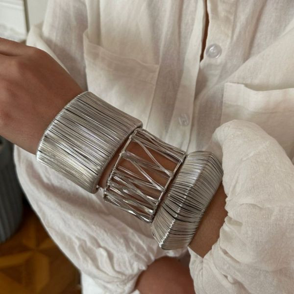 Жесткий браслет CJK78507