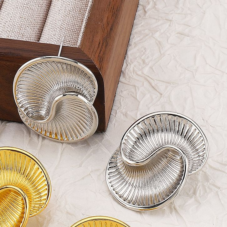 Авангардные пусеты Плиссированные спирали CJL32259