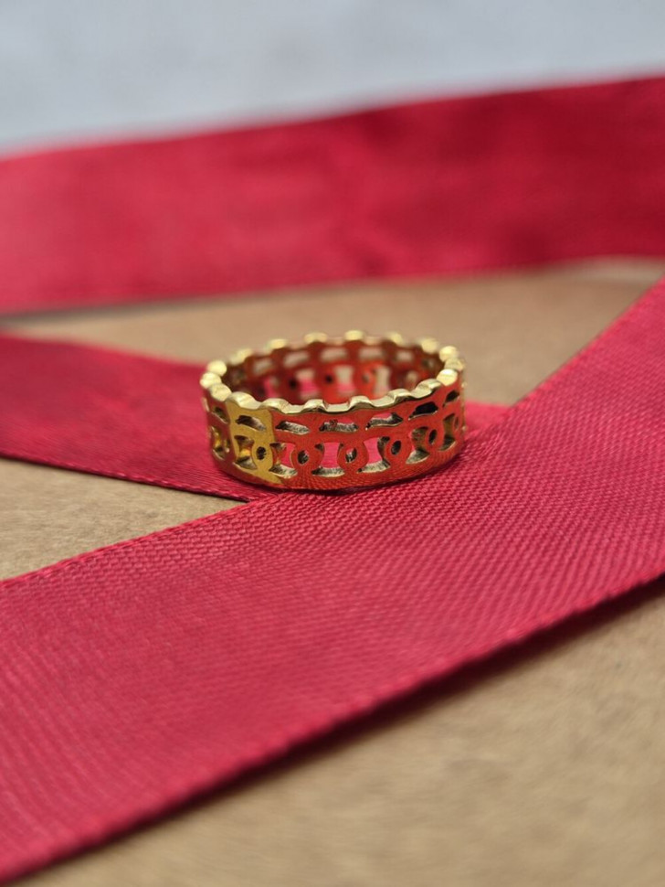 Кольцо медицинская сталь с напылением золотом J11370CJJ Кольцо медицинская сталь с напылением золотом J11370CJJ