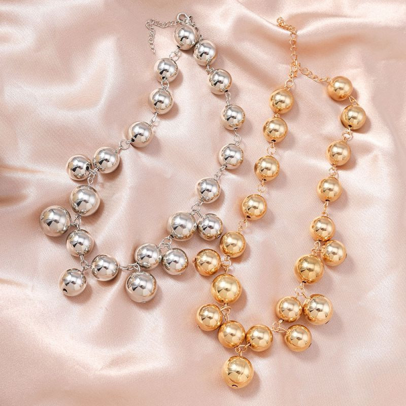 Колье-воротник из крупных серебристых металлических сфер CJL75824