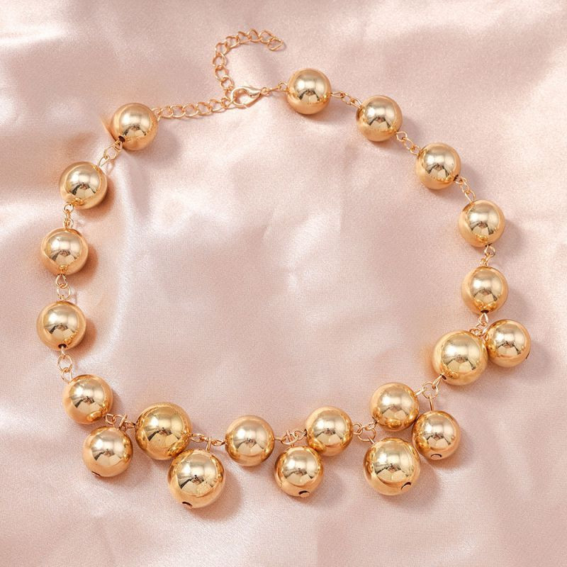 Колье-воротник из крупных серебристых металлических сфер CJL75824