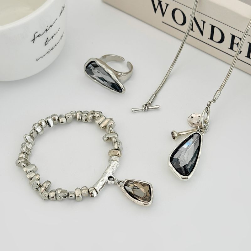 Корейскиий браслет CJT25645