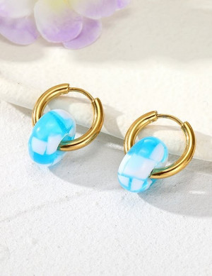 Золотистые серьги-кольца с подвесками в голубую клетку Z99633 Золотистые серьги-кольца с подвесками в голубую клетку Z99633