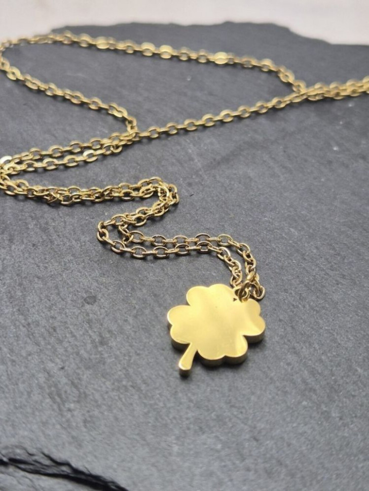 Изящная цепочка с подвеской в виде четырехлистного клевера J10572CJJ Изящная цепочка с подвеской в виде четырехлистного клевера J10572CJJ