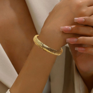 Браслет жесткий тонкий с алмазной гранью CJN34446 Браслет жесткий тонкий с алмазной гранью CJN34446