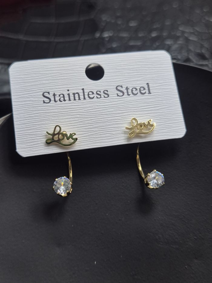Серьги стальные love с напылением золотом J11513CJJ Серьги стальные love с напылением золотом J11513CJJ