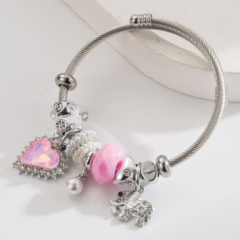 Браслет жесткий с подвесками в стиле шарм CJN81511