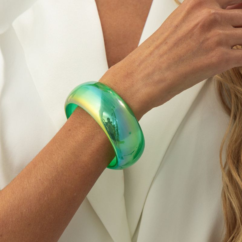 Жесткий браслет CJT03692