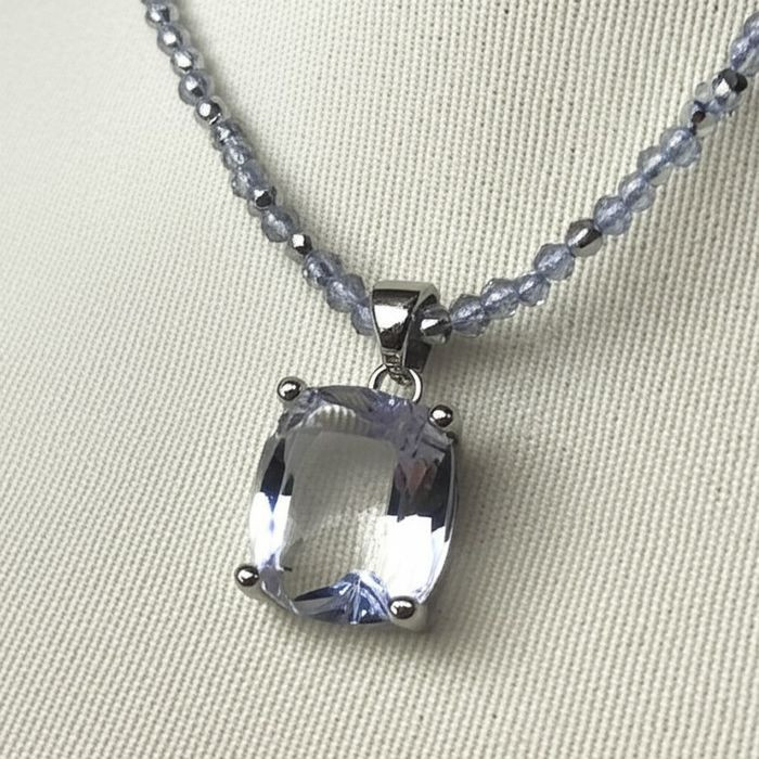 Лаконичные бусы из бисера с прозрачным кулоном J10727CJJ Лаконичные бусы из бисера с прозрачным кулоном J10727CJJ