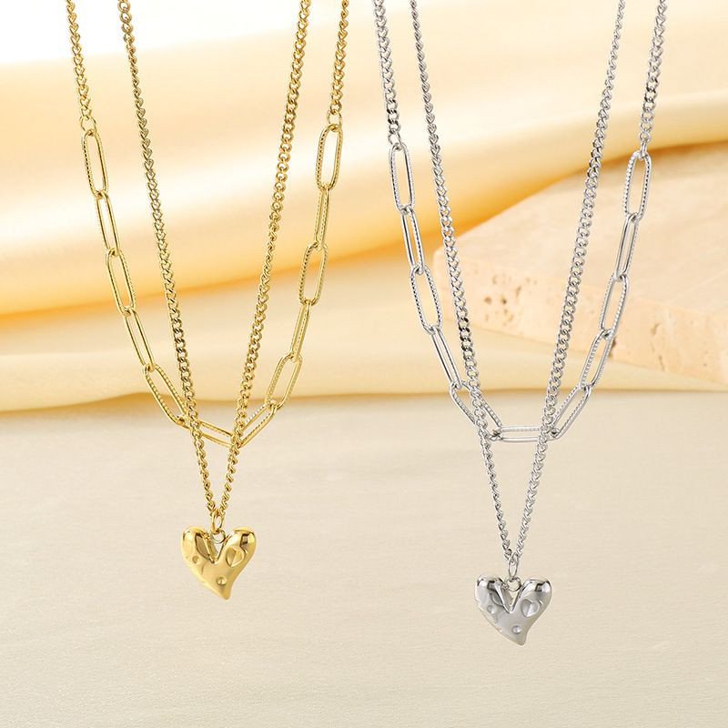 Двухслойное колье с подвесками в форме сердец CJR55530