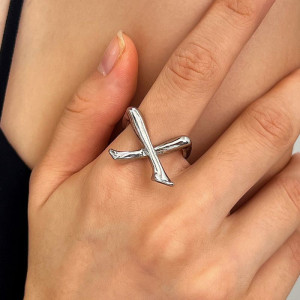 Серебряное кольцо с абстракцией ASUZ25054
