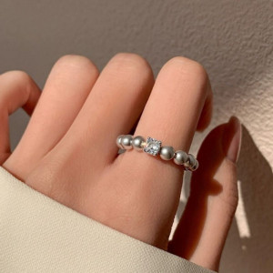 Кольцо-дорожка из чередующихся металлических шариков CJH77198