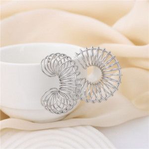 Серебристые серьги-кольца Спирали CJH27569