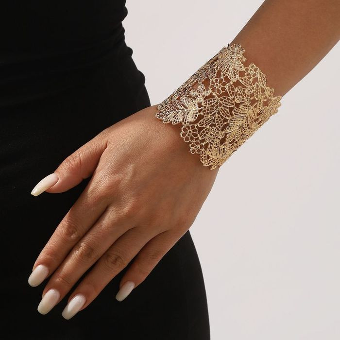 Жесткий браслет CJM34630 Жесткий браслет CJM34630