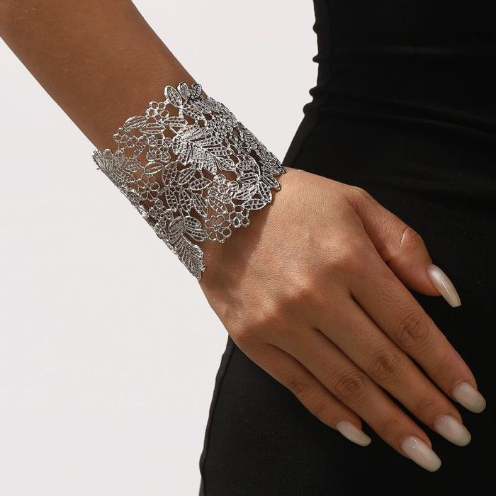 Жесткий браслет CJM34630 Жесткий браслет CJM34630