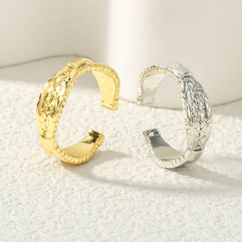 Кольцо фактурное с эффектом мятого металла CJL27270