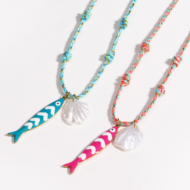 Бирюзовые бусы с игривой подвеской-рыбкой и жемчужиной CJR60847