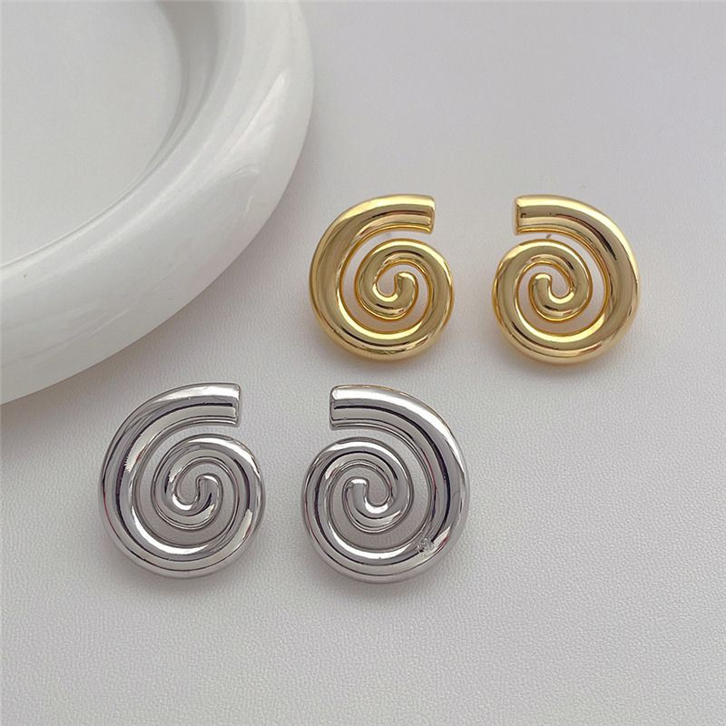 Стильные серьги-пусеты объемная спираль CJN30781