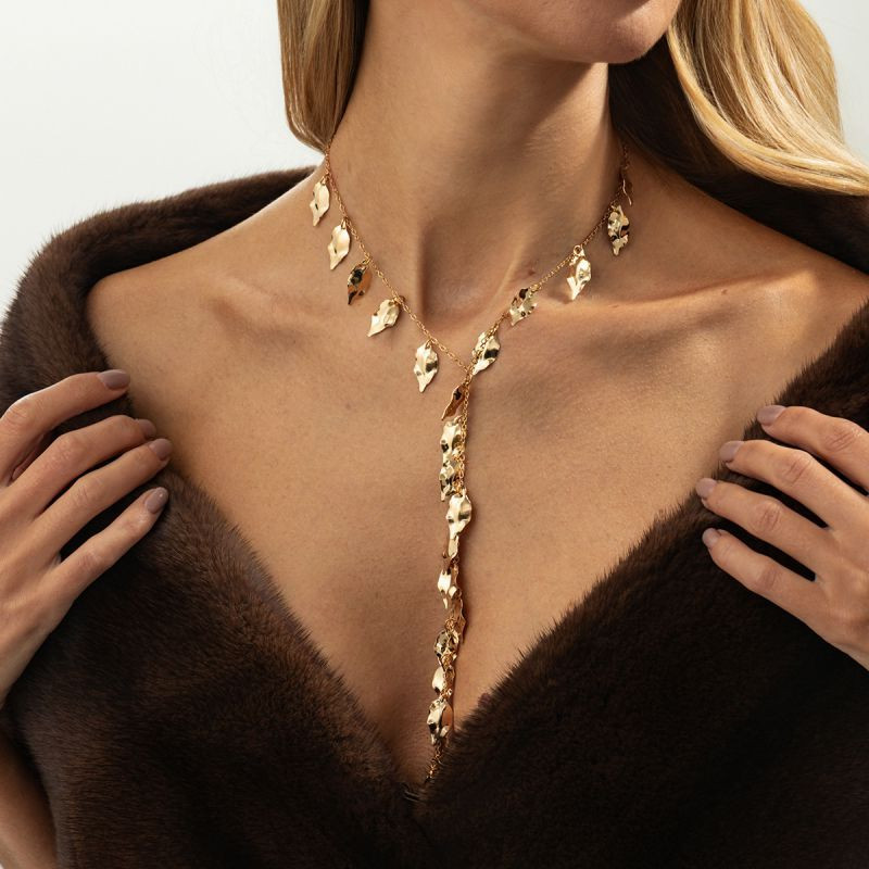 Золотистое многослойное колье с каскадом дисков CJS98340