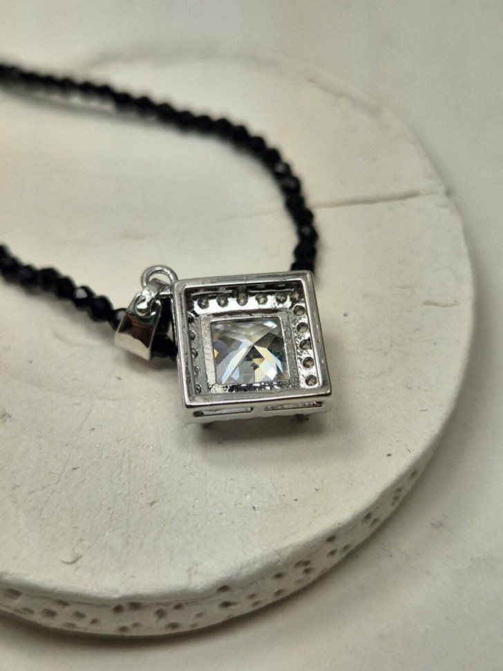 Длинная черная цепочка с крупным овальным камнем-агатом J10729CJJ Длинная черная цепочка с крупным овальным камнем-агатом J10729CJJ