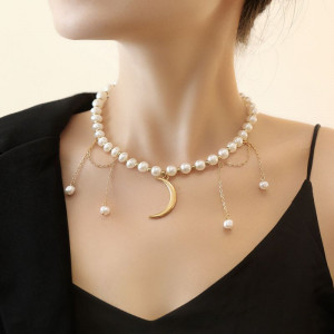 Жемчужное колье-чокер с подвеской-луной и бахромой CJM16899
