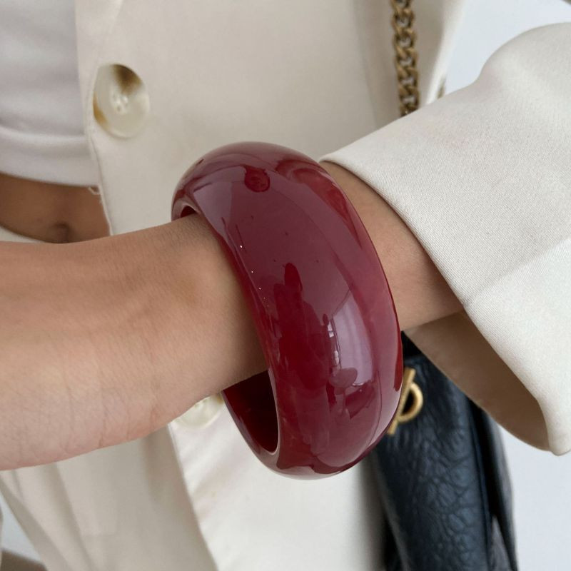 Браслет жесткий литой формы «баранка» CJP36147