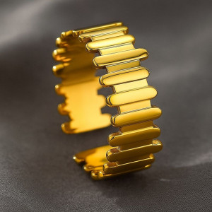 Кольцо медицинская сталь напыление золотом 1J12166CJJ Кольцо медицинская сталь напыление золотом 1J12166CJJ