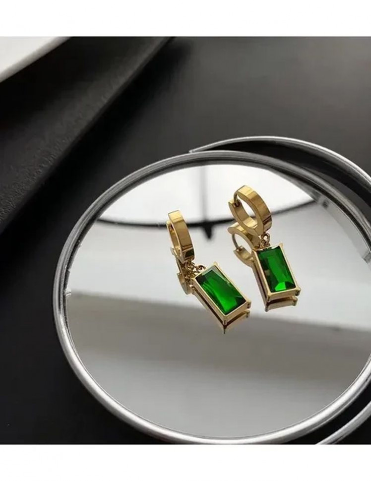Стальные серьги с напылением золотом с прямоугольным зеленым кулоном J10007CJJ