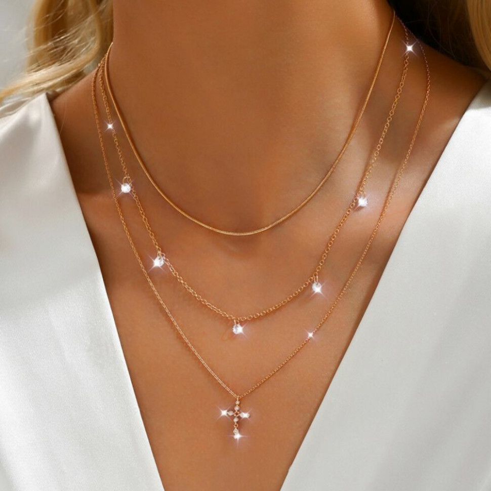 Трехслойная цепочка с жемчужинами и крестиком из фианитов CJH35108