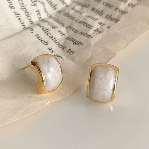 Стильные серьги-пусеты жемчужные полукольца Z03583