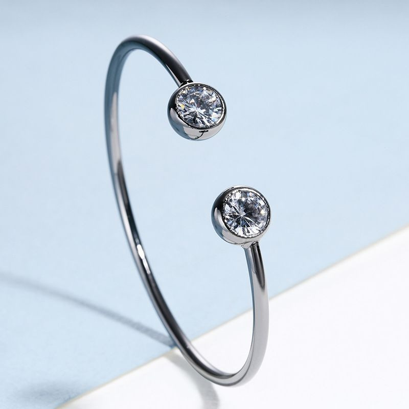 Браслет жесткий с шарообразными наконечниками CJH58704