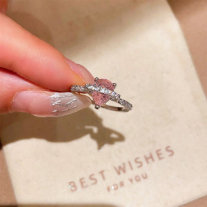 Серебряное кольцо с розовым цирконом и каплей ASUZ38822
