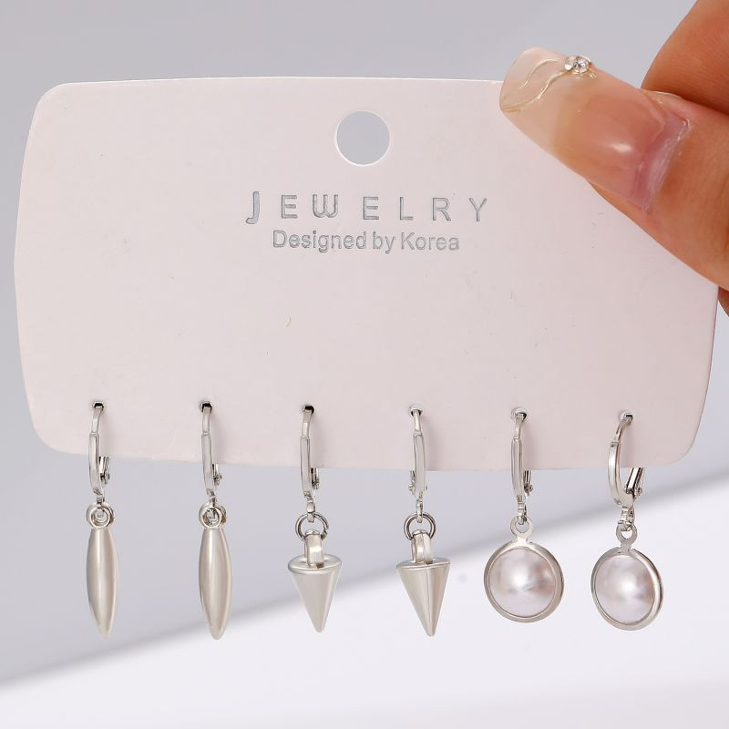 Набор серебристых серег конго с геометрическими и жемчужными подвесками CJH66983 Набор серебристых серег конго с геометрическими и жемчужными подвесками CJH66983
