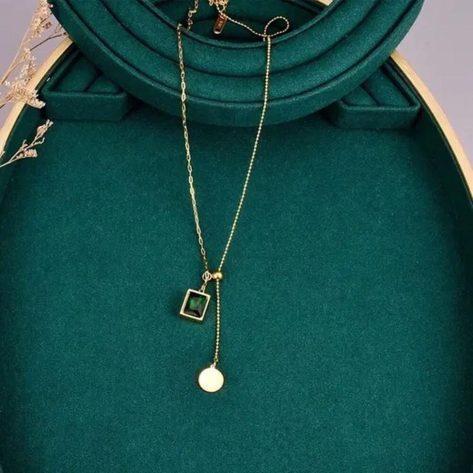 Золотистая цепочка-галстук с зеленым прямоугольным камнем и диском J10160CJJ Золотистая цепочка-галстук с зеленым прямоугольным камнем и диском J10160CJJ
