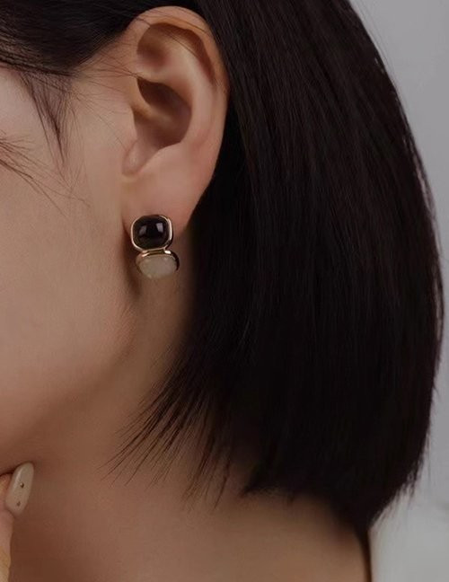 Прямоугольные серьги-пусеты с натуральными камнями M22026