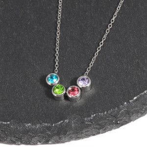 Изящное серебристое колье с четырьмя разноцветными кристаллами CJR61009 Изящное серебристое колье с четырьмя разноцветными кристаллами CJR61009