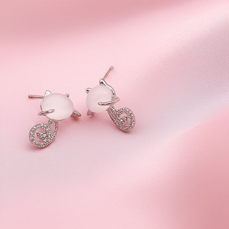 Серьги-гвоздики коты с подвесными элементами J10705CJJ