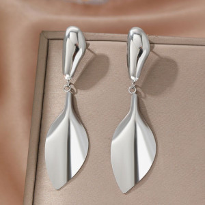 Серьги Висячие Листья изогнутые глянцевые CJM03868 Серьги Висячие Листья изогнутые глянцевые CJM03868
