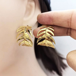 Серьги-пусеты Листья объемные CJR66528 Серьги-пусеты Листья объемные CJR66528