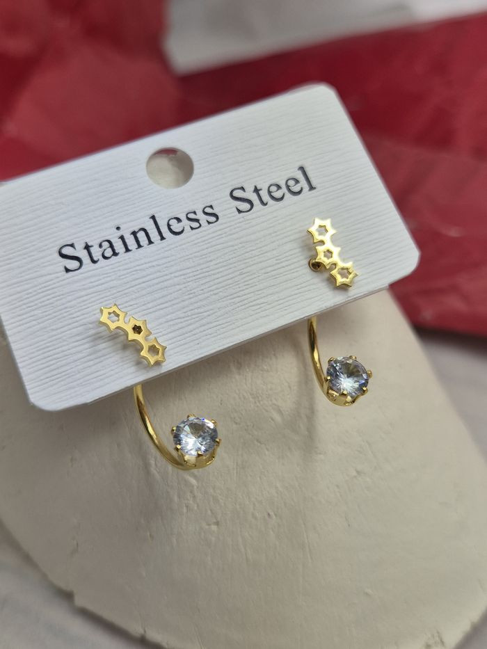 Серьги стальные звезды с напылением золотом J11518CJJ Серьги стальные звезды с напылением золотом J11518CJJ