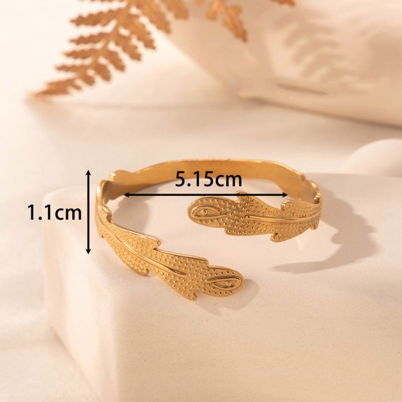 Браслет жесткий разомкнутый из ажурных звеньев CJM13674