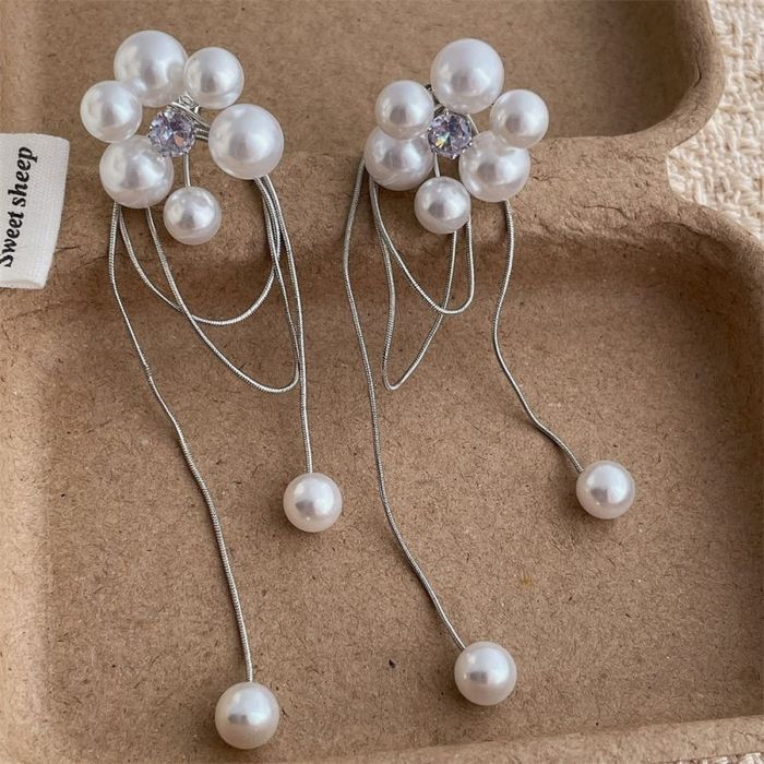 Длинные серьги пусеты с жемчужными цветами и цепями CJM48214 Длинные серьги пусеты с жемчужными цветами и цепями CJM48214