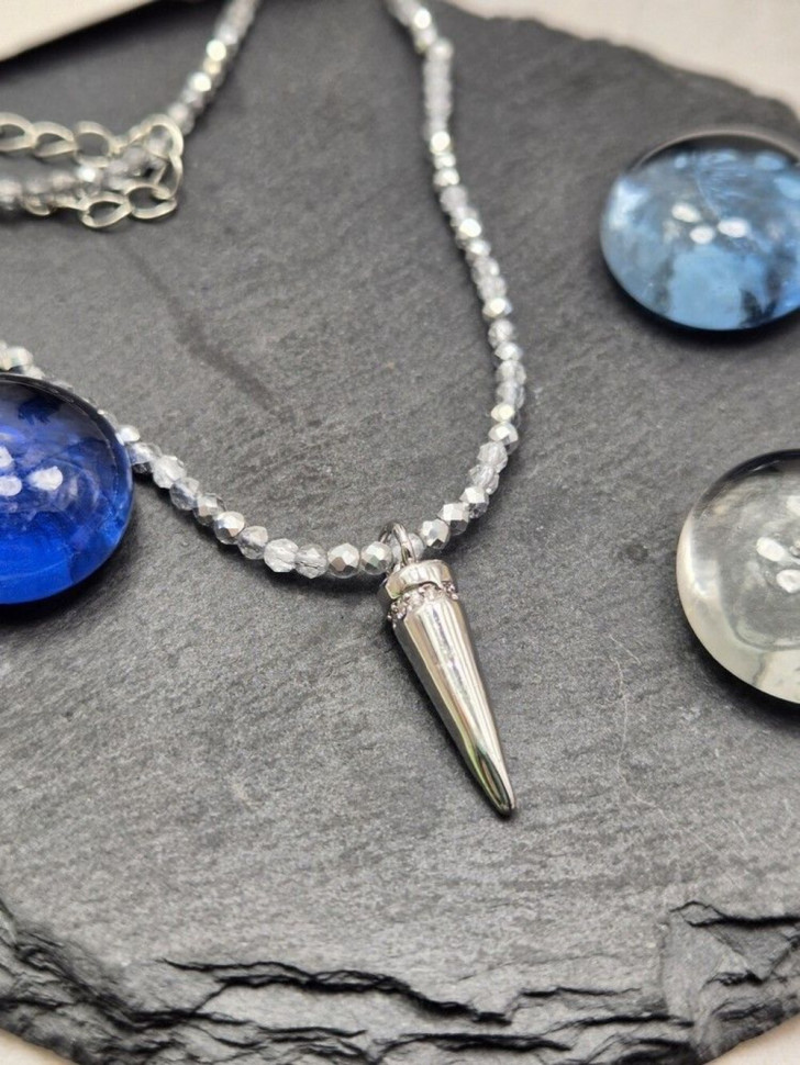 Стильные бусы из бисера с подвеской-шипом J10732CJJ Стильные бусы из бисера с подвеской-шипом J10732CJJ