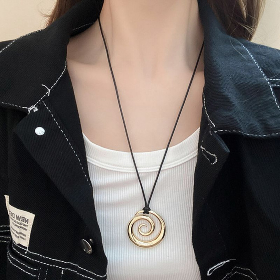 Минималистичный сотуар с золотистым сердцем CJH12097