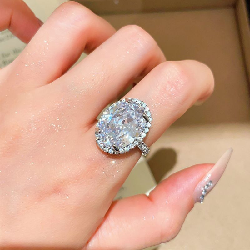 Серебряное кольцо с овальным цирконом ASUZ38828
