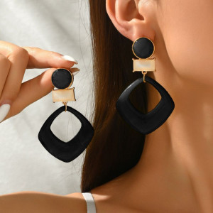 Геометрические серьги-подвески в форме ромбов и дисков CJP93815